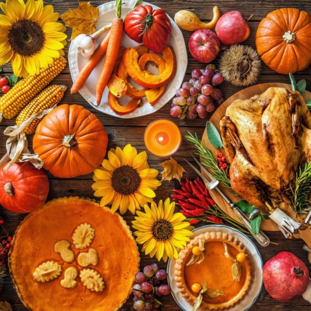 Grâce à John, la fête de Thanksgiving est une tradition pour la famille Uniquement Vôtre 🤠
Merci à toi et à toute l'équipe qui rend cela possible 🧡
Joyeux Thanksgiving à tous 🦃

#uniquementvotre #showroom #Thanksgiving #famille #amitie #repas #jeudi #dinde #novembre #partage