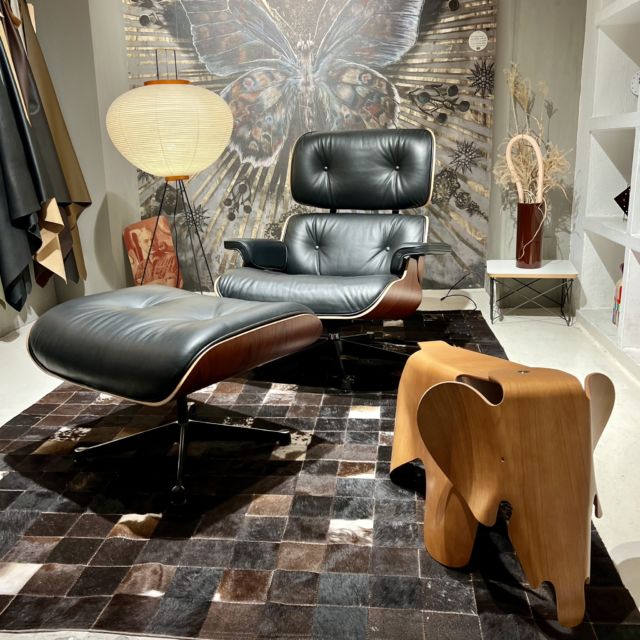 "Home Storie for Winter"

Montez en gamme : achetez par exemple un Eames Lounge Chair & Ottoman en Santos Palissandre au prix du placage en Noyer 😃
(économisez CHF 930.00) 

Bénéficiez du placage de gamme supérieure pour le même prix !

Offre valable du 1er novembre 2023 au 31 janvier 2024

https://uniquementvotre.ch/promotion/home-storie-for-winter/

#uniquementvotre #showroom #vitra #loungechair #bois #eames #ambiance #akari #eameselephant #wood #cuir #design